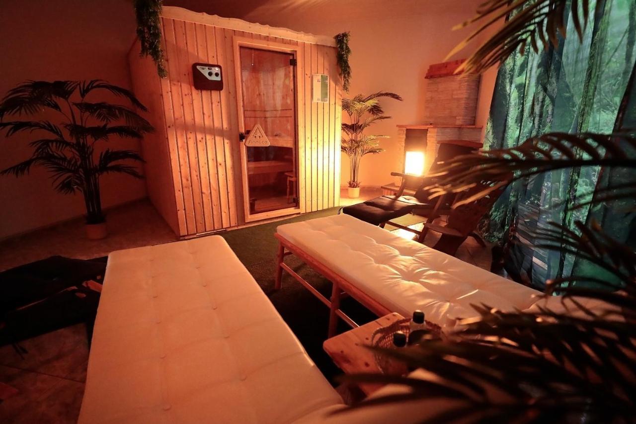 Goldhouse - Sauna, Whirlpool, Switch, Darts & Mehr Андернах Экстерьер фото